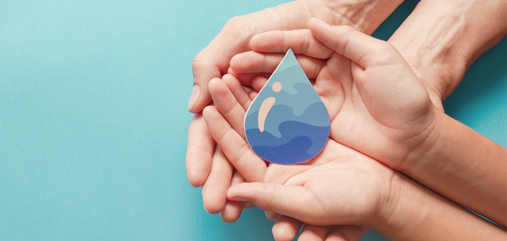 Water, hands